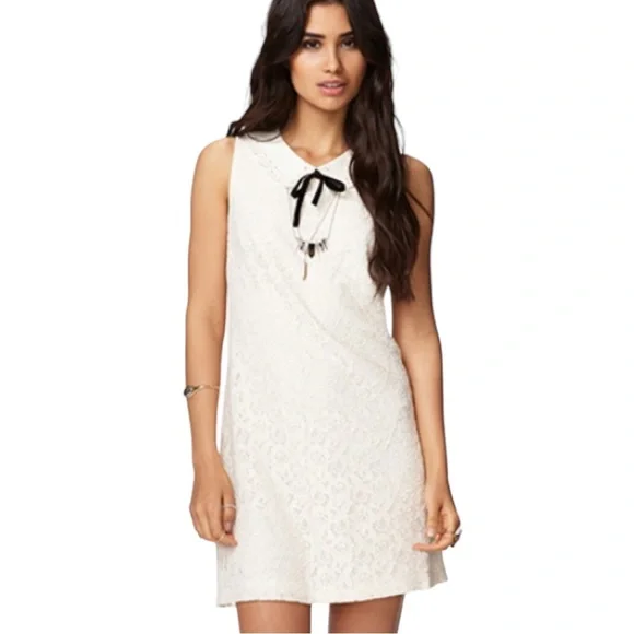 lace collar shift dress Natural Circle Appliqué Sleeveless Dress
